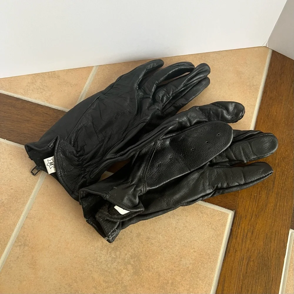 Women’s Medium Black Zip Leather Motorcycle Biker Gloves Excellent Condition!